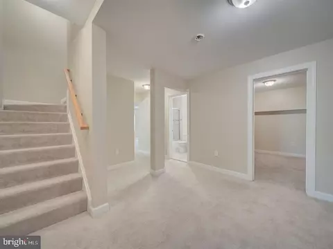 Entry Way - 18413 Cedar Dr, Triangle, VA 22172 photo 8 of 9