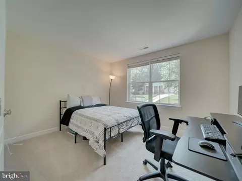 Bedroom - 18413 Cedar Dr, Triangle, VA 22172 photo 5 of 8