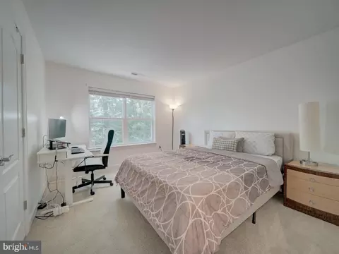Bedroom - 18413 Cedar Dr, Triangle, VA 22172 photo 4 of 8