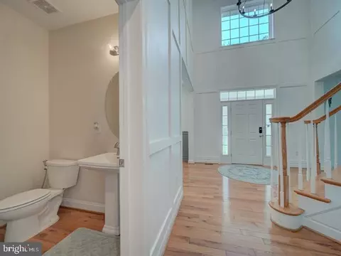 Entry Way - 18413 Cedar Dr, Triangle, VA 22172 photo 5 of 9