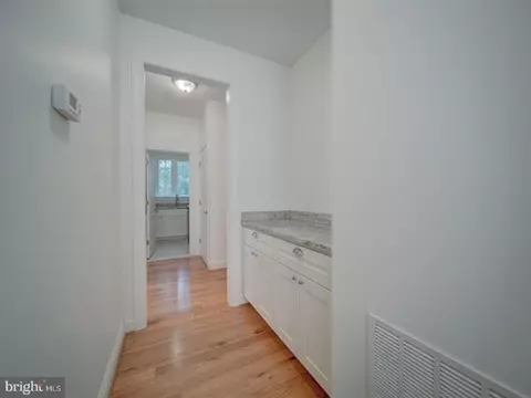 Entry Way - 18413 Cedar Dr, Triangle, VA 22172 photo 4 of 9