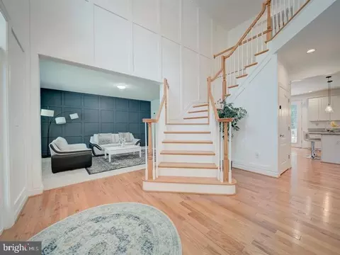 Entry Way - 18413 Cedar Dr, Triangle, VA 22172 photo 3 of 9