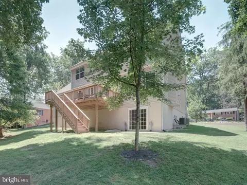 Exterior - 18413 Cedar Dr, Triangle, VA 22172 photo 3 of 6
