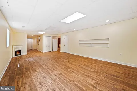 Living - 12312 White Eagle Dr, Manassas, VA 20112 photo 9 of 9
