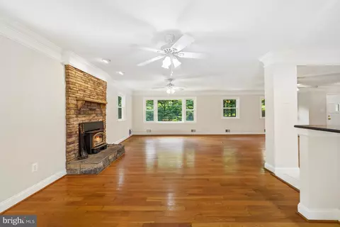 Living - 12312 White Eagle Dr, Manassas, VA 20112 photo 8 of 9