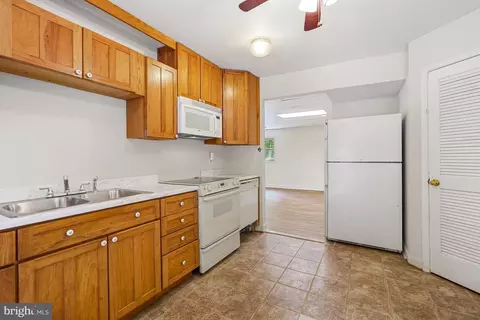 Kitchen - 12312 White Eagle Dr, Manassas, VA 20112 photo 4 of 4