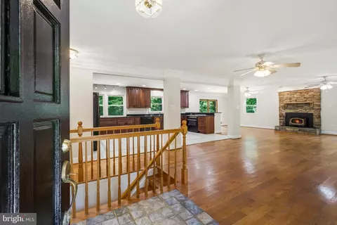 Entry Way - 12312 White Eagle Dr, Manassas, VA 20112 photo 1 of 4