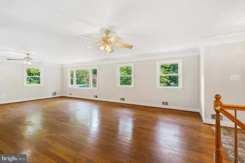 Living - 12312 White Eagle Dr, Manassas, VA 20112 photo 4 of 9
