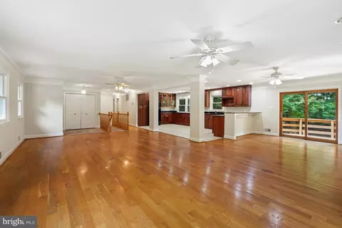 Living - 12312 White Eagle Dr, Manassas, VA 20112 photo 6 of 9