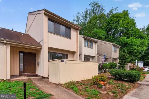 1797 Powder Horn Ter, Woodbridge, VA 22191