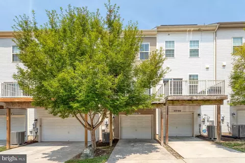 Exterior - 4504 Potomac Highlands Cir, Triangle, VA 22172 photo 2 of 3