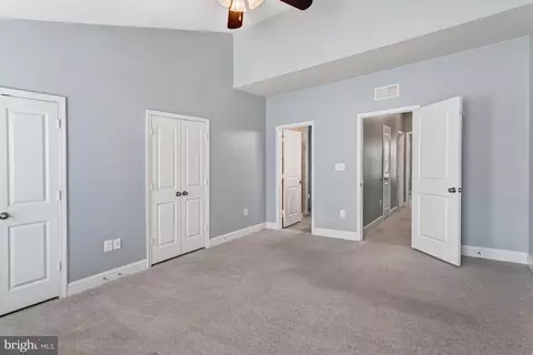 Entry Way - 4504 Potomac Highlands Cir, Triangle, VA 22172 photo 3 of 4
