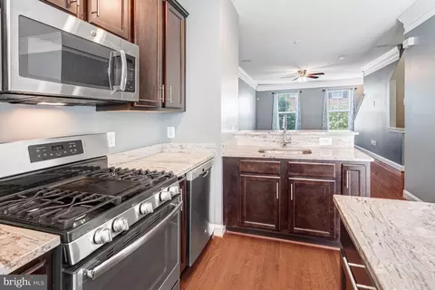Kitchen - 4504 Potomac Highlands Cir, Triangle, VA 22172 photo 3 of 3