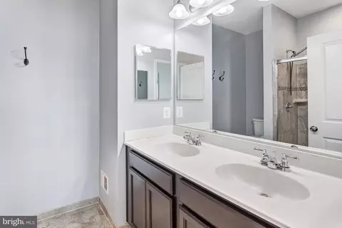 Entry Way - 4504 Potomac Highlands Cir, Triangle, VA 22172 photo 4 of 4