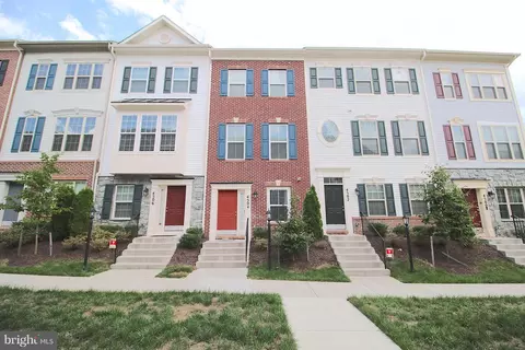 4504 Potomac Highlands Cir, Triangle, VA 22172