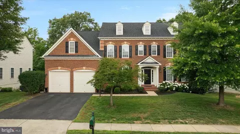 10012 Three Sisters Ct, Bristow, VA 20136