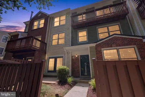 12585 Kempston Ln, Woodbridge, VA 22192