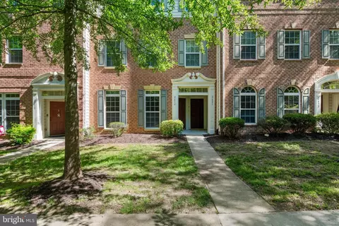 2619 Eastbourne Dr, Woodbridge, VA 22191