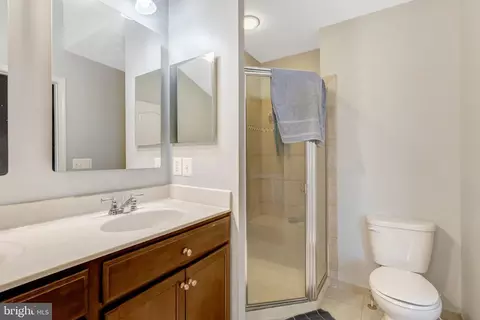 Bath - 4302 Potomac Highlands Cir, Triangle, VA 22172 photo 4 of 6
