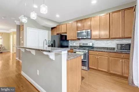 Kitchen - 4302 Potomac Highlands Cir, Triangle, VA 22172 photo 1 of 3
