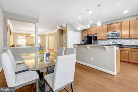Dining - 4302 Potomac Highlands Cir, Triangle, VA 22172 photo 2 of 2