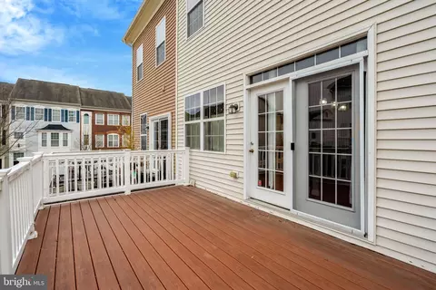 Exterior - 4302 Potomac Highlands Cir, Triangle, VA 22172 photo 3 of 6