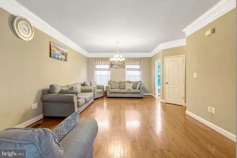 Living - 4302 Potomac Highlands Cir, Triangle, VA 22172 photo 1 of 2