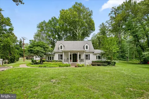 Exterior - 19266 Mockingbird Heights Rd, Triangle, VA 22172 photo 5 of 5