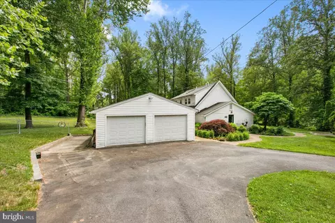 Exterior - 19266 Mockingbird Heights Rd, Triangle, VA 22172 photo 4 of 5