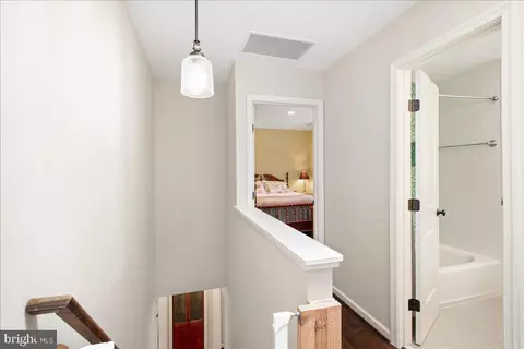 Entry Way - 19266 Mockingbird Heights Rd, Triangle, VA 22172 photo 3 of 3