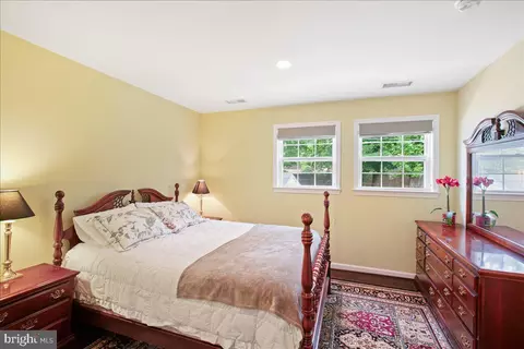Bedroom - 19266 Mockingbird Heights Rd, Triangle, VA 22172 photo 3 of 5