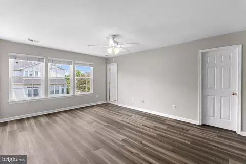 Living - 12997 Kyle Moor Pl, Bristow, VA 20136 photo 9 of 10