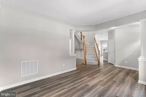 Living - 12997 Kyle Moor Pl, Bristow, VA 20136 photo 3 of 10