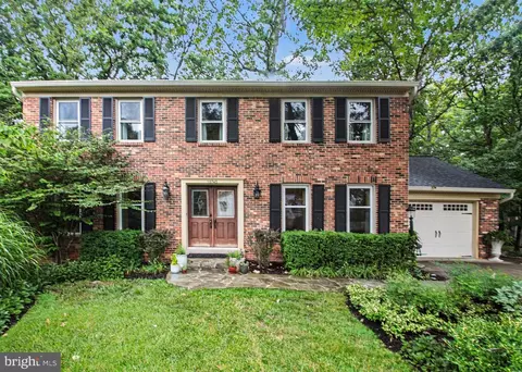 15745 Edgewood Dr, Dumfries, VA 22025
