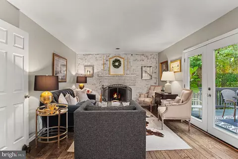 Living - 15745 Edgewood Dr, Dumfries, VA 22025 photo 1 of 2