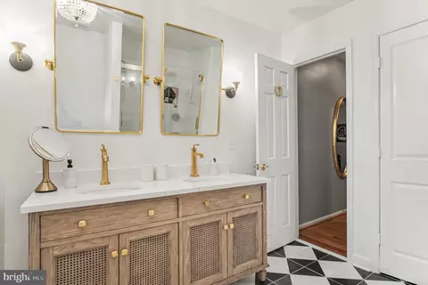 Bath - 15745 Edgewood Dr, Dumfries, VA 22025 photo 2 of 5