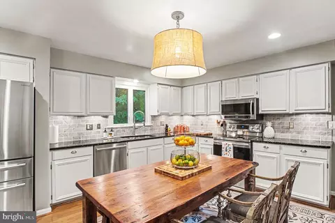 Kitchen - 15745 Edgewood Dr, Dumfries, VA 22025 photo 2 of 2