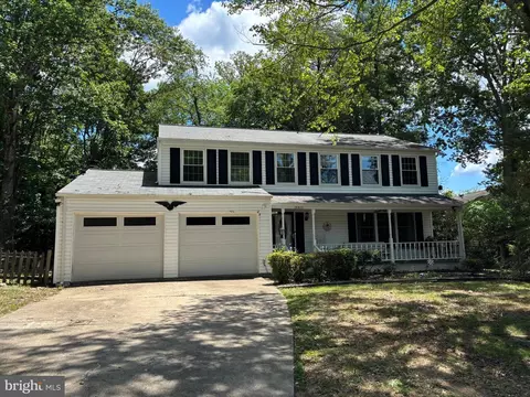 15923 Dolphin Dr, Dumfries, VA 22025