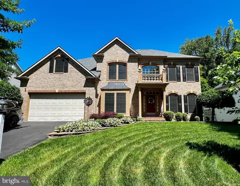 16524 Hayes Ln, Woodbridge, VA 22191