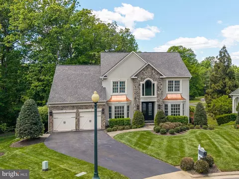 8125 Crooked Oaks Ct, Gainesville, VA 20155