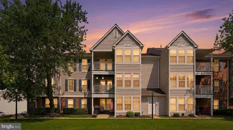 3560 Sherbrooke Cir #302, Woodbridge, VA 22192