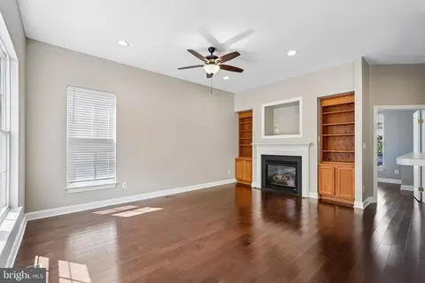 Living - 9046 Roaring Spring Loop, Bristow, VA 20136 photo 3 of 6