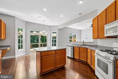 Kitchen - 9046 Roaring Spring Loop, Bristow, VA 20136 photo 2 of 2