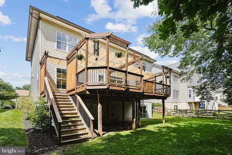 Exterior - 9046 Roaring Spring Loop, Bristow, VA 20136 photo 8 of 9