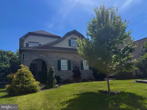 Exterior - 9046 Roaring Spring Loop, Bristow, VA 20136 photo 3 of 9