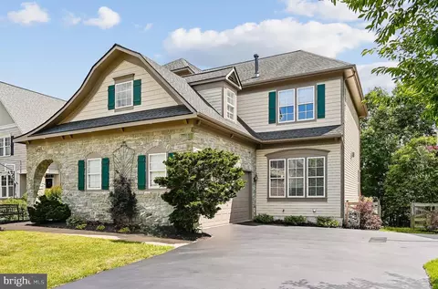 9046 Roaring Spring Loop, Bristow, VA 20136