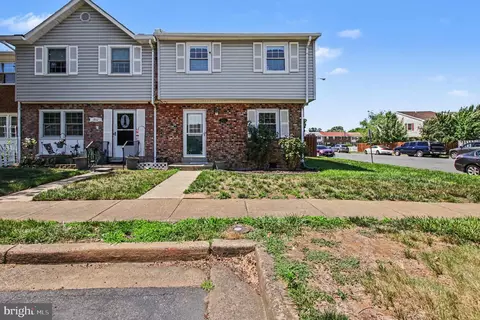 1800 Fort Pulaski Ct, Dumfries, VA 22026