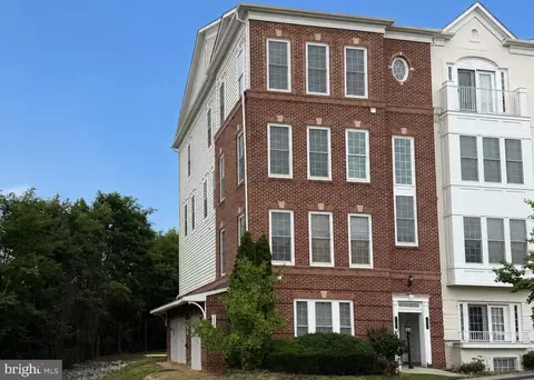 2213 Oberlin Dr, Woodbridge, VA 22191