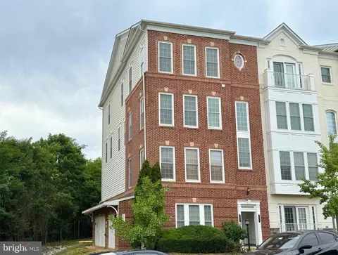 2213 Oberlin Dr, Woodbridge, VA 22191