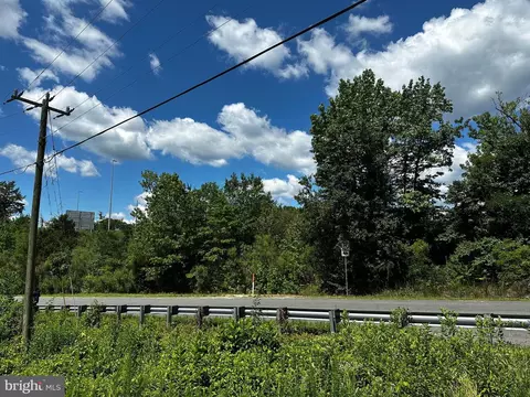 17201 Interstate Dr, Dumfries, VA 22026 photo 13